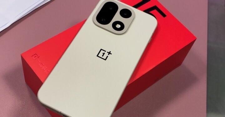 OnePlus 15 水貨抵港 相機實測曝光