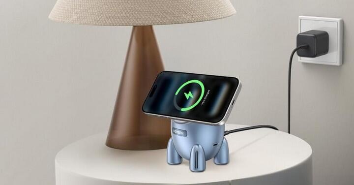 Ugreen 推可愛火箭造型無線充電座