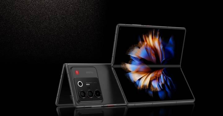nubia Fold 首款大摺手機在日亮相