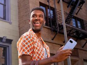 新一波 Pixel 10a 外觀照流出，幾乎就是上一代的複製款