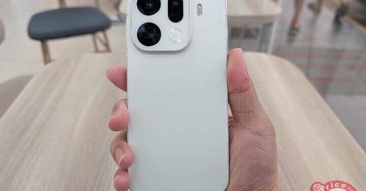 Find X10 也內建磁吸充電模組？