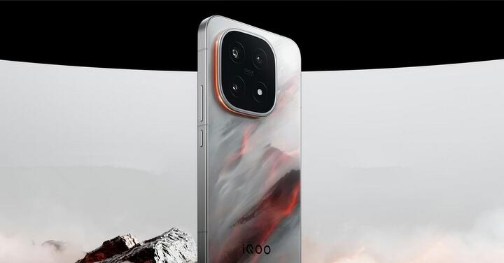 iQOO 16 爆採 2K 等級螢幕規格