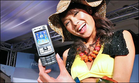 300 萬畫素 Nokia N80　3G、WiFi 一手掌握