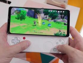 神似 Xperia Play 滑蓋手把設計  AYANEO Pocket Play 實機曝光