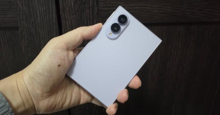 Samsung Galaxy Z Fold8 開箱實測寬  摺機更好打字 201g 輕巧機身真的好用嗎？