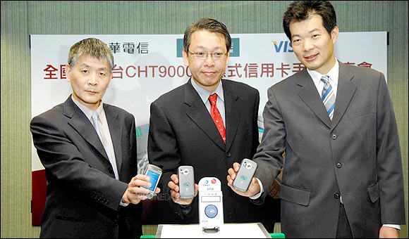 中華、台哥大推出「手機刷卡」付款服務