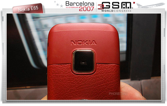 商務通話雙強　Nokia E65 中階智慧探市場