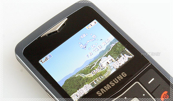Samsung U108 實測　地表最薄 320 萬畫素！