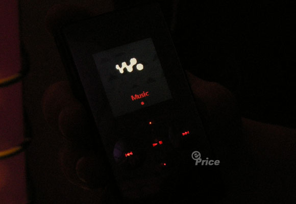 Walkman 觸控魔鏡！　SE W980 新鮮隔空傳歌