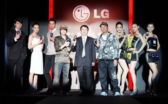 LG 新精品戰線！ 互動觸控、三百萬 AF 強勢升級