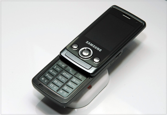 Samsung J800 LUXE　大螢幕、尊貴 3G 款