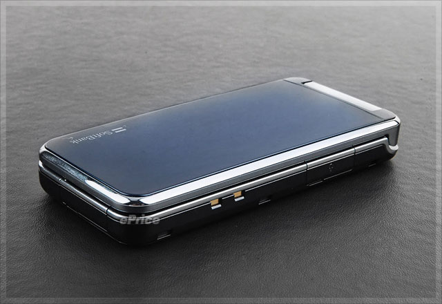 最薄防水手機　SoftBank 824SH 超美感登場