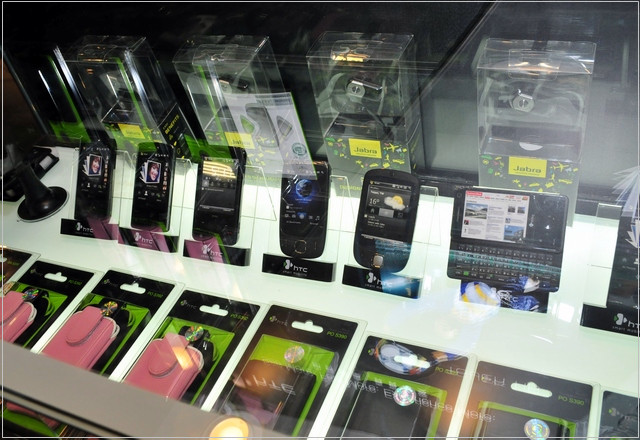 不景氣更要拚！　2008 資訊月手機促銷特報