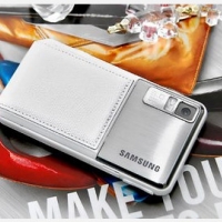 Samsung F488 奇幻白色‧時尚登場！
