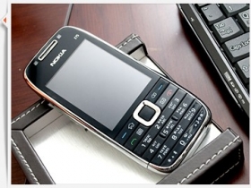 訊息快手　Nokia E75 效率高人一等