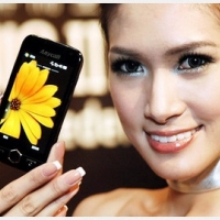 Omnia 2 i8000 售 $22,900　送導航 + 8G 卡