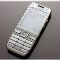 輕薄態度! Nokia E52 打造俐落聰明風