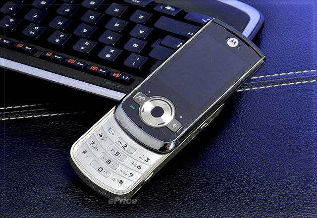 光迅新报:moto 新五百万滑盖 ve66 一手体验