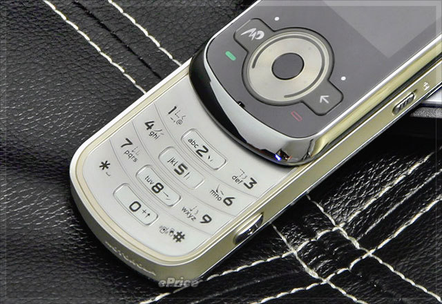 光迅新报:moto 新五百万滑盖 ve66 一手体验