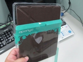 [開箱]千呼萬喚始出來，APONYO-811  超好用的new ipad 保護套
