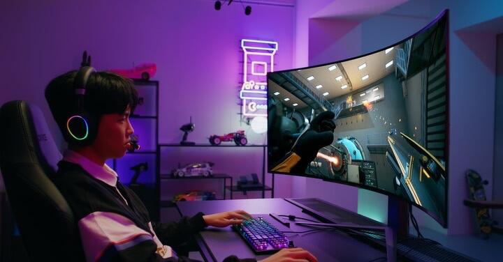 LG UltraGear 系列 推出「超高曲率」800R OLED 電競螢幕