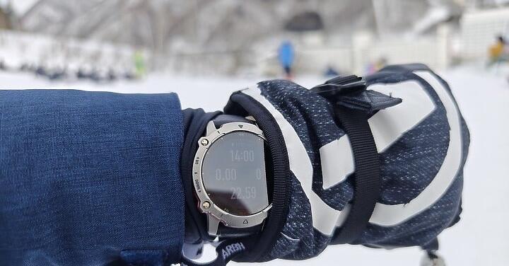 日本自助滑雪行程怎麼排？苗場實測 Amazfit Falcon 高規智慧運動手錶
