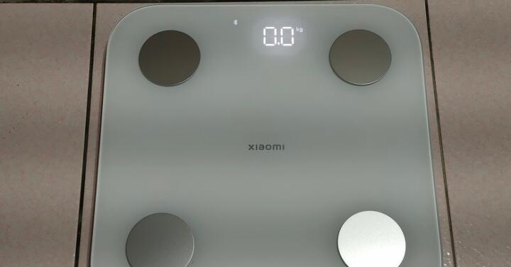 Xiaomi體脂計S400：單次量測即可分析25項身體組成指標，CP值王者