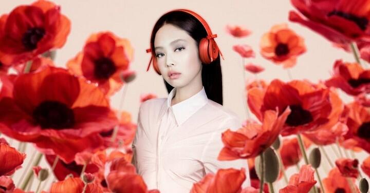 JENNIE 二度聯名 Beats 耳機曝光